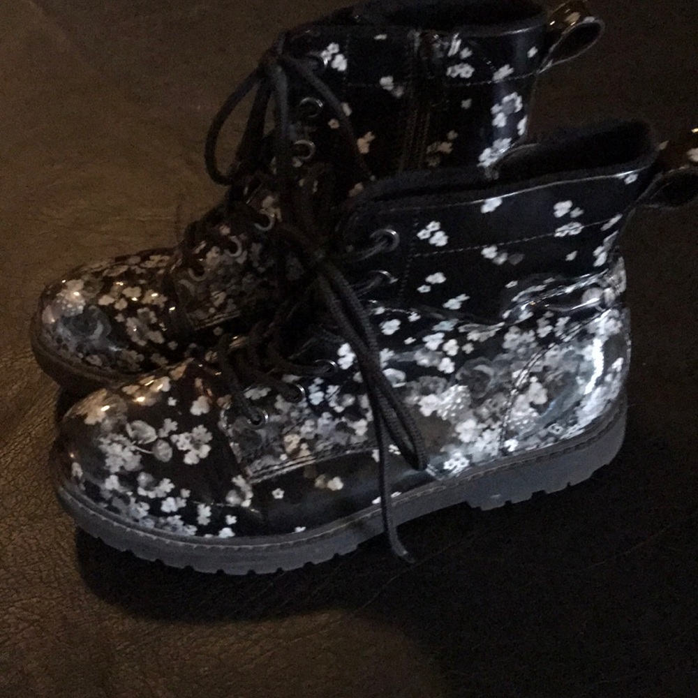 Floral combat boot